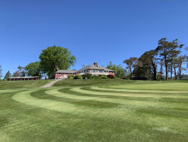 Golfers’ Delight. One Round…or Two!